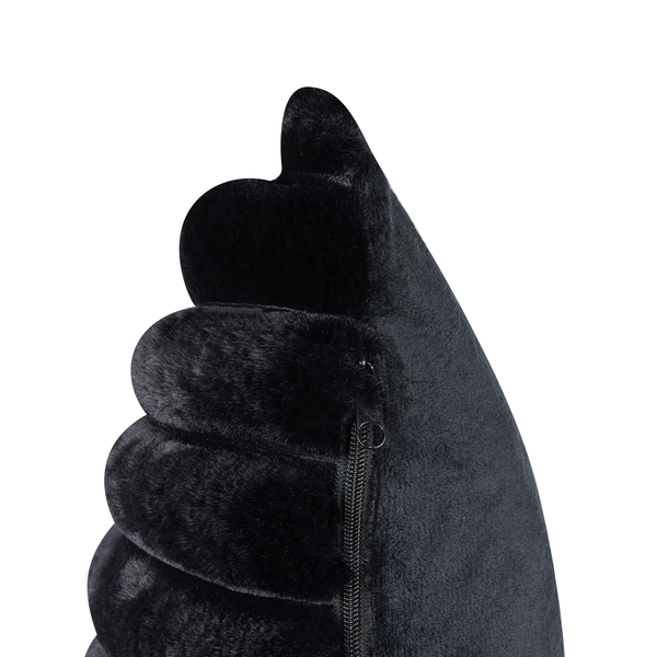 Chinesisches Spaltkörbchen mit roten Beeren und grünen Blättern