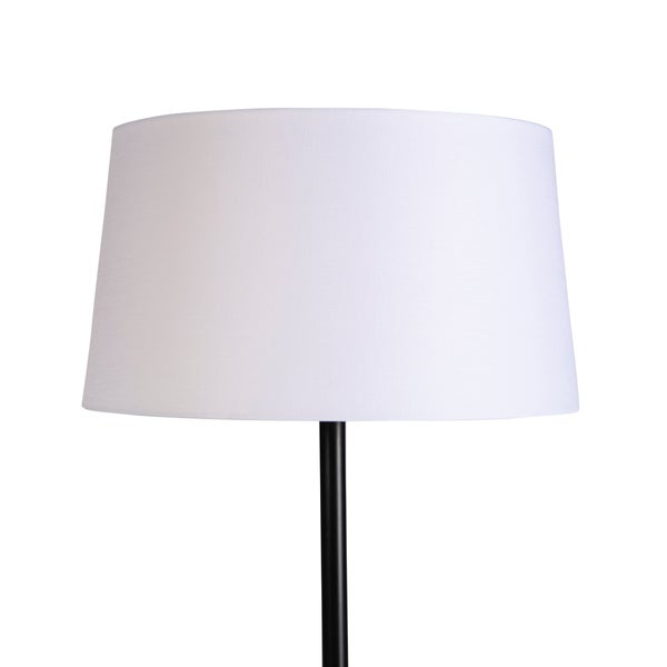 Stehlampe mit weißem Lampenschirm