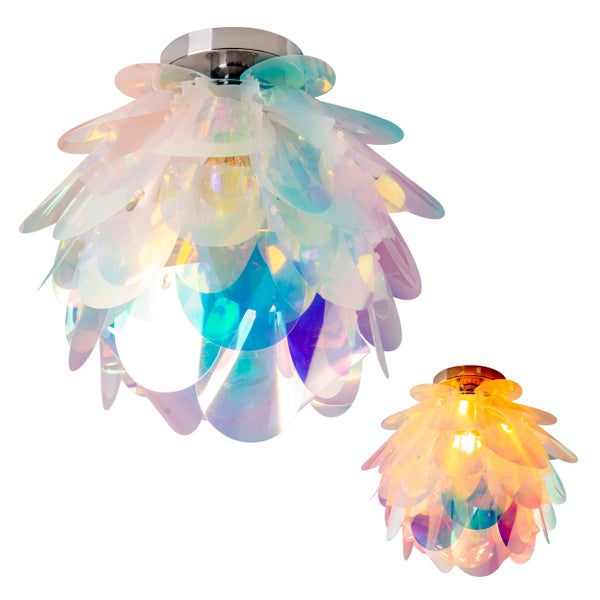 Deckenleuchte mit schimmernden Elementen