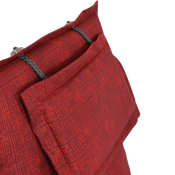 Rotes Sitzkissen mit Halterung