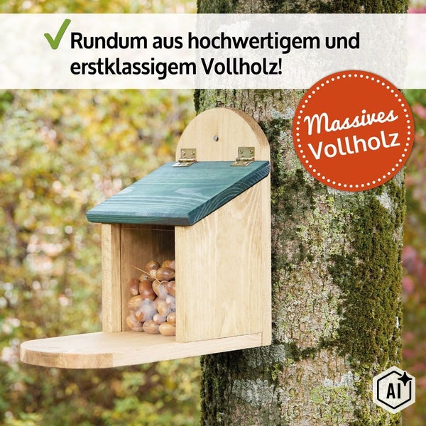Eichhörnchenfutterhaus aus massivem Vollholz mit Klappdach zur Wandmontage an einem Baum