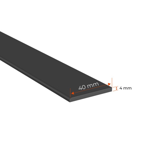 Schwarzes Flachprofil mit einer Breite von 40 Millimeter und einer Stärke von 4 Millimeter.