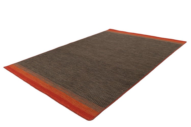 Rechteckiger Flachgewebe-Teppich in Grau mit orangefarbenen Bordüren und Gitterstruktur.