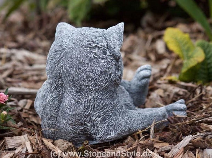 Steinfigur Katze sitzend als Gartendekoration aus wetterfestem Steinguss