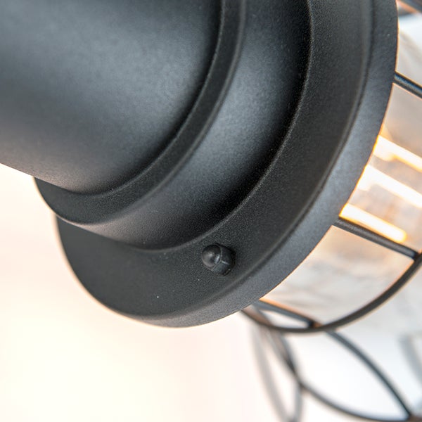 Metallregal mit sechs Regalböden, einer Belastbarkeit von 140 Kilogramm und antibakterieller Wirkung