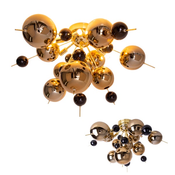 Deckenleuchte mit goldenen und schwarzen Kugeln für eine stilvolle Beleuchtung