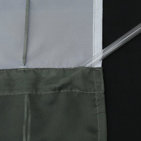 Detailaufnahme eines Insektenschutzrollos mit Gewebe, Zugband und Führungsschiene
