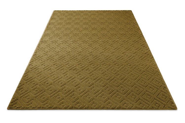 Brauner Teppich mit geometrischem Rautenmuster und strukturierter Oberfläche.