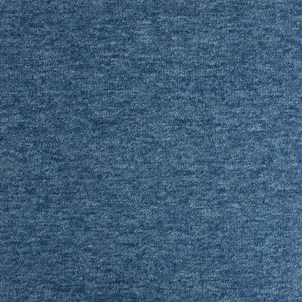 Blau melierter Teppichboden mit Schlingenstruktur.