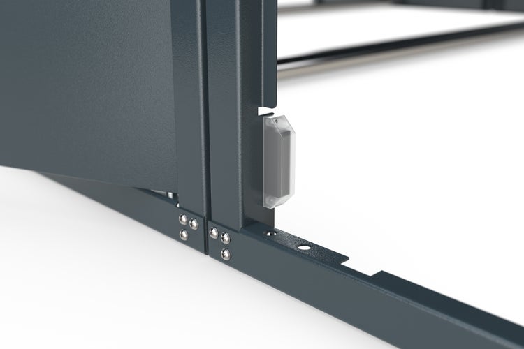 Detailansicht eines Metallrahmens mit transparenter Abdeckung