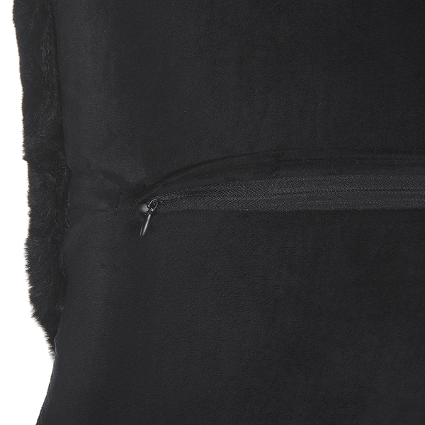 Dekokissen mit Reißverschluss und Kunstfellbesatz