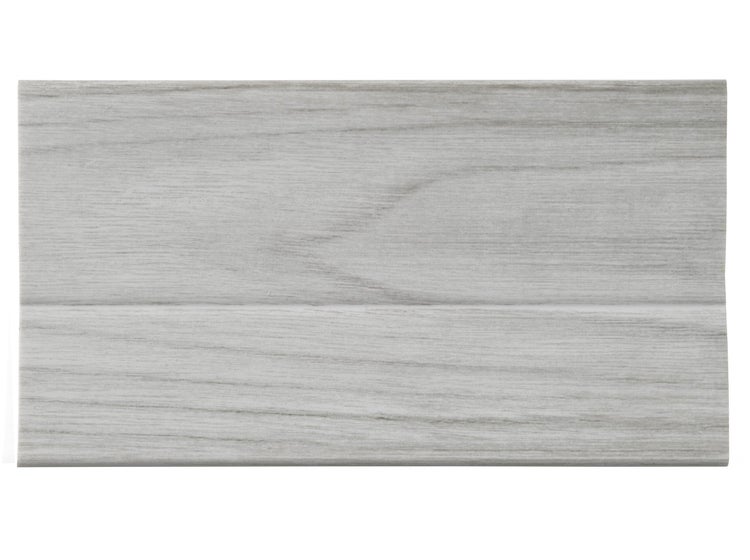 Sockelleiste mit Holzmaserung als Bodenabschluss