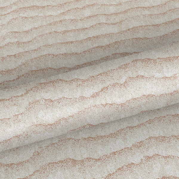 Rechteckige Duschwanne auf weißen Kieselsteinen