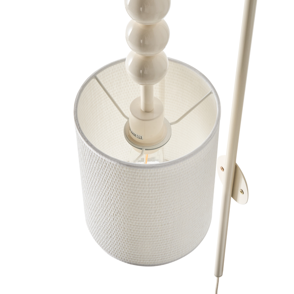 Wandleuchte mit Lampenschirm und keramischem Design