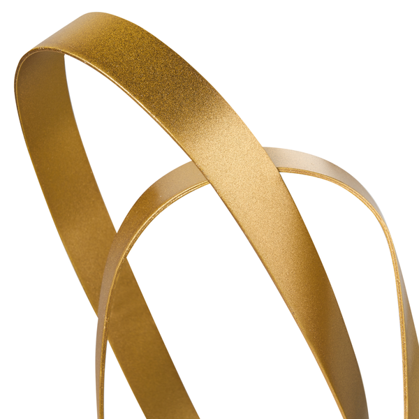 Detailansicht eines goldenen Metallgestells auf einer runden Marmorbasis