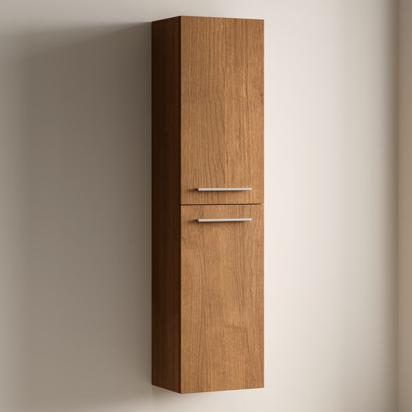 Hoher Badezimmerschrank in Holzoptik mit zwei Türen und Metallgriffen zur Wandmontage