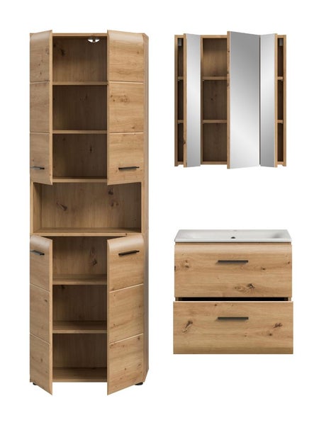 Badezimmermöbel-Set in Eiche-Optik bestehend aus einem Hochschrank, einem Spiegelschrank und einem Waschtisch mit Unterschrank und schwarzen Griffen.