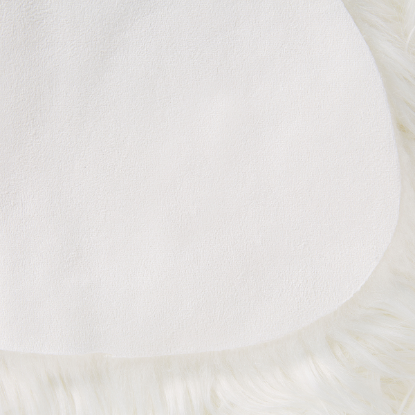 Gewächshaus Tunnel mit grünen Heringen