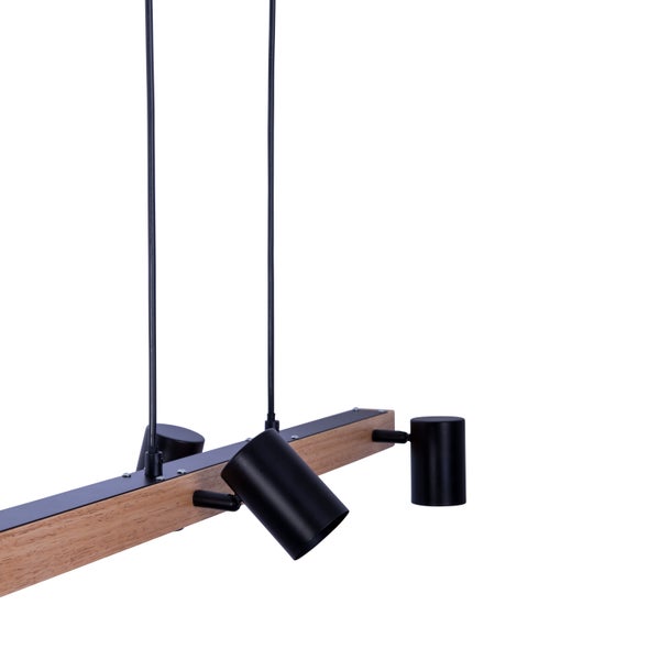 Hängeleuchte mit drei Strahlern an Holzträger