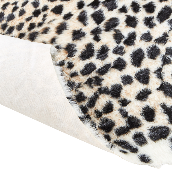 Stück Kunstfell mit Tiermuster