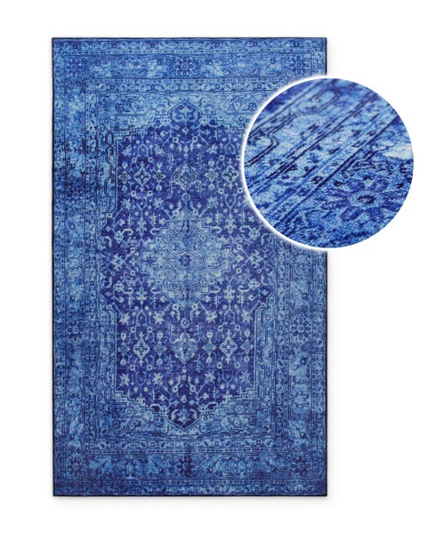 Rechteckiger Teppich mit orientalischem Vintage-Muster in Blau und Detailansicht der Textur.