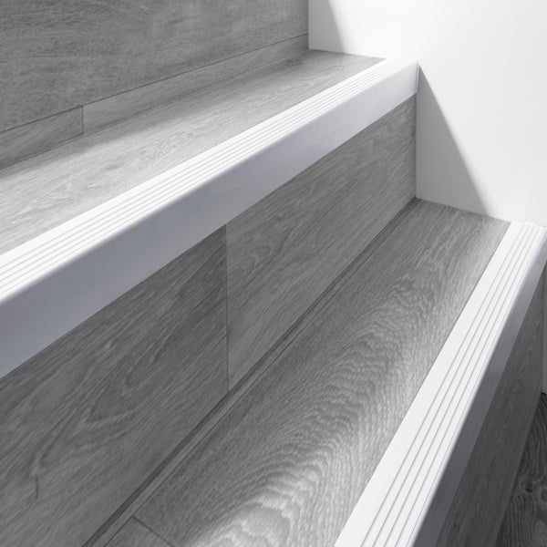 Treppe mit Stufenprofil