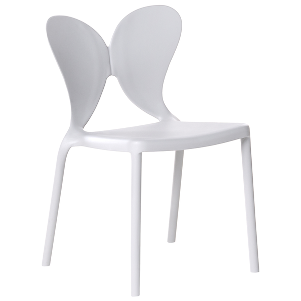 Weißer Stuhl mit speziellem Rückendesign