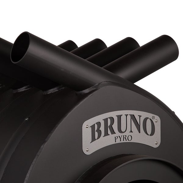 Detailansicht des Bruno Pyro Holzvergaserkessels mit Logo und Heizrohren
