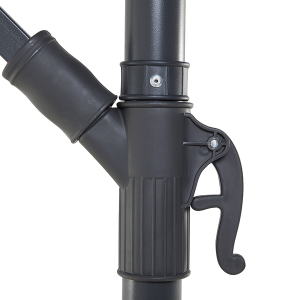 Anthrazitfarbener Schiebemechanismus mit Kunststoffgriff an einem Sonnenschirmmast aus Metall zur Höhenverstellung.