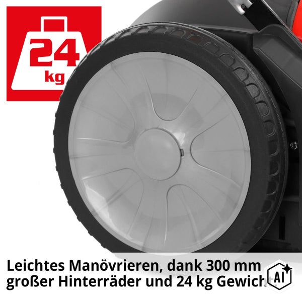 Detailaufnahme eines Rasenmäher Hinterrads mit 300 Millimeter Durchmesser und einem Gesamtgewicht von 24 Kilogramm.