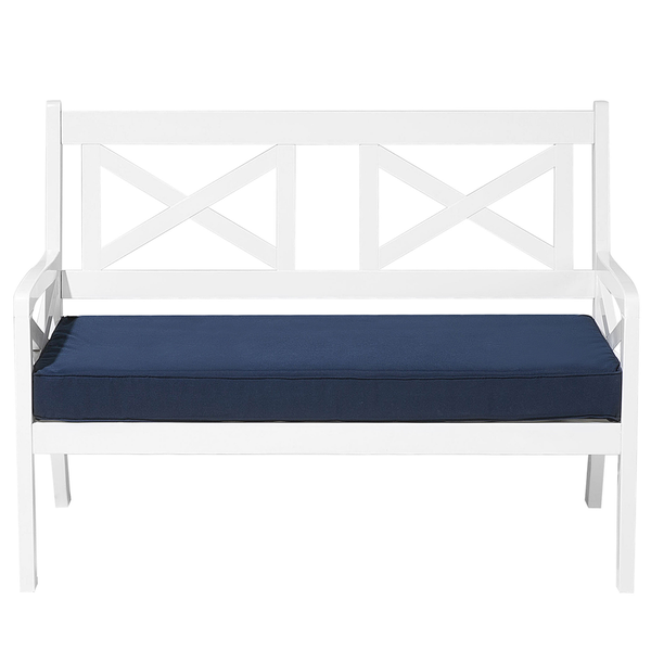 Weiße Gartenbank mit blauer Sitzauflage