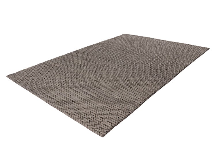 Rechteckiger Teppich mit grober Strickstruktur und geflochtener Optik, taupefarben.