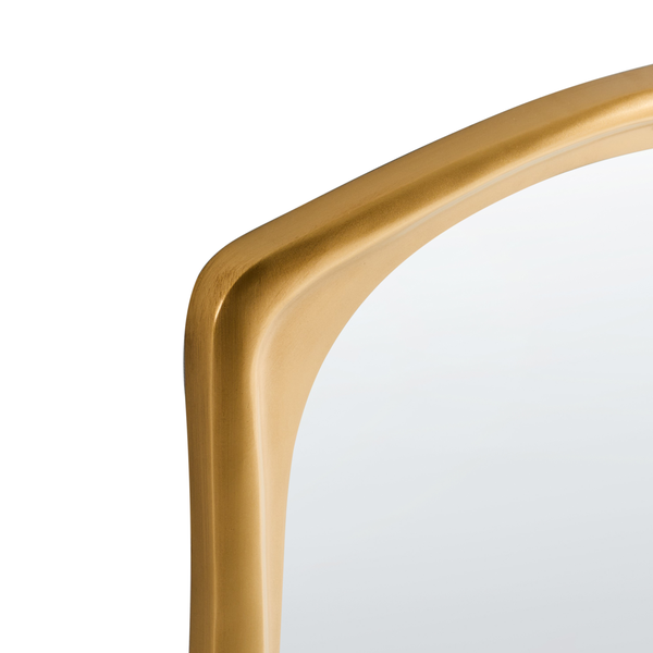 Detailansicht eines Spiegels mit Metallrahmen