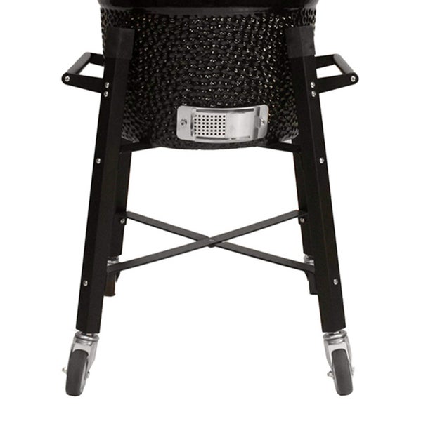 Detailansicht eines Keramikgrills mit Untergestell und Rädern