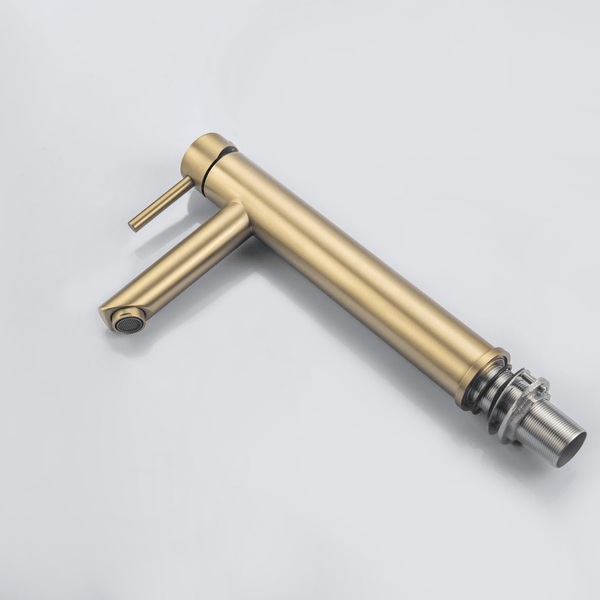 Moderne Einhebel Waschtischarmatur mit hohem Auslauf und Bedienhebel in gebürsteter Metalloptik.