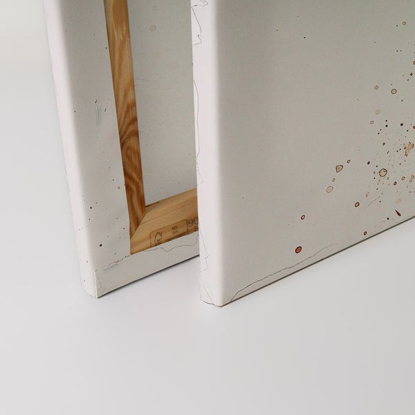 Zwei Keilrahmen für Leinwände im Detail