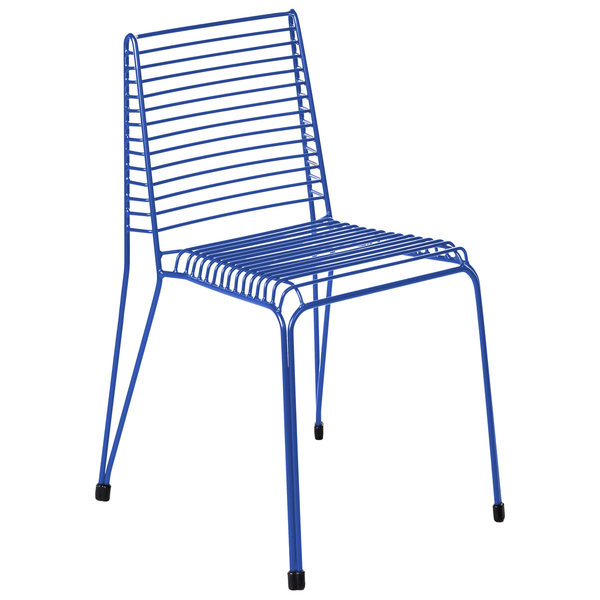 Stuhl aus Metall mit Streben als Sitzfläche und Rückenlehne