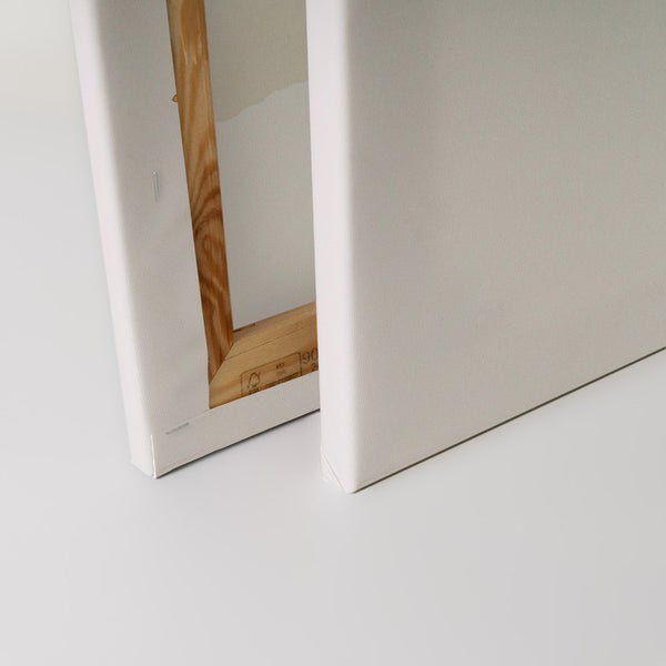 Zwei Keilrahmen mit Holzrahmen