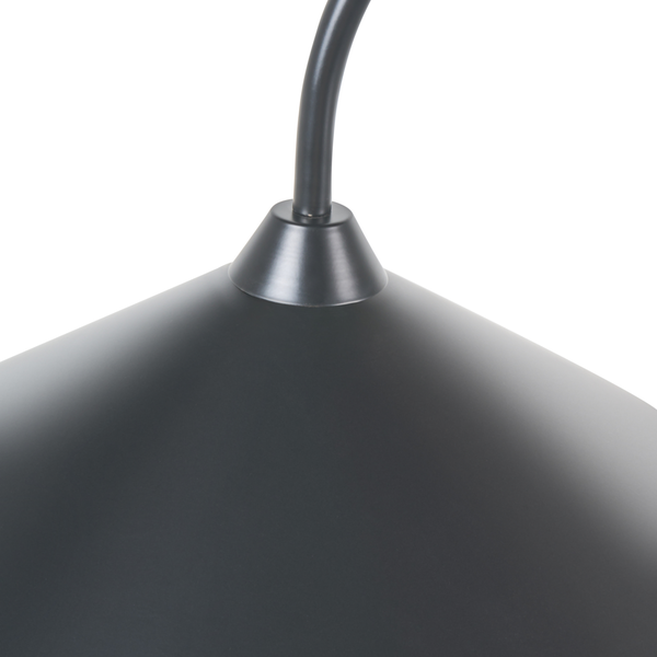 Detail einer grauen Hängelampe