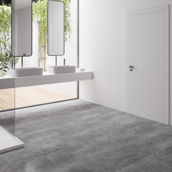 Modernes Badezimmer mit Doppelwaschtisch, Spiegeln und grauen Bodenfliesen