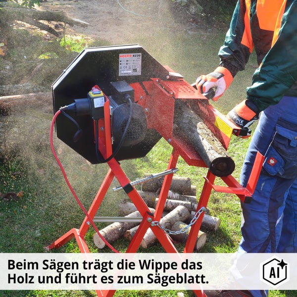 Eine Person sägt Brennholz mit einer Hecht 8220 Wippkreissäge im Garten.