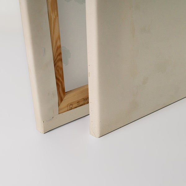 Rückseite einer Leinwand mit Holzrahmen