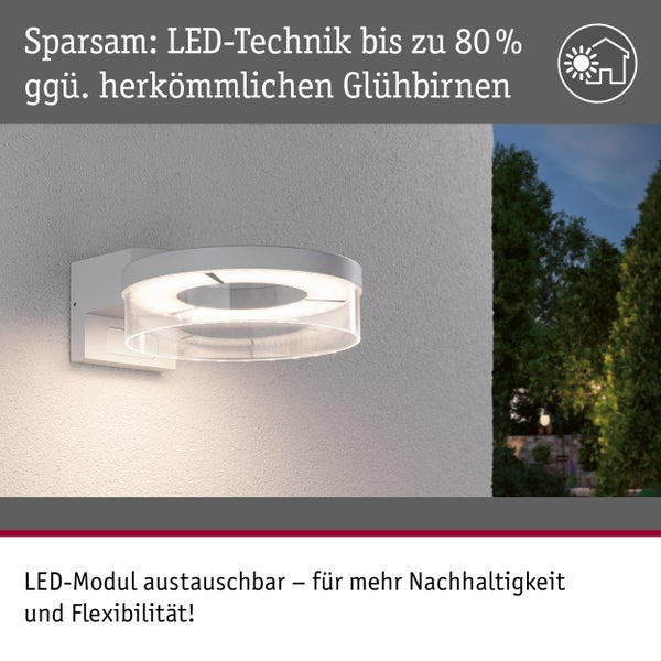 Plug und Shine Außenleuchte im Korb-Design auf einer Holzterrasse mit smarter Farbsteuerung und einstellbarem Weißton.