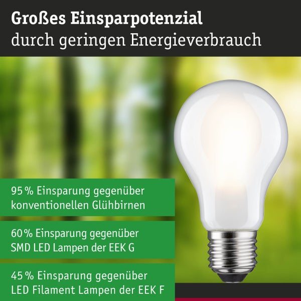 Eingangsbereich mit Garderobe, Sitzbank, Regal und Fahrrad