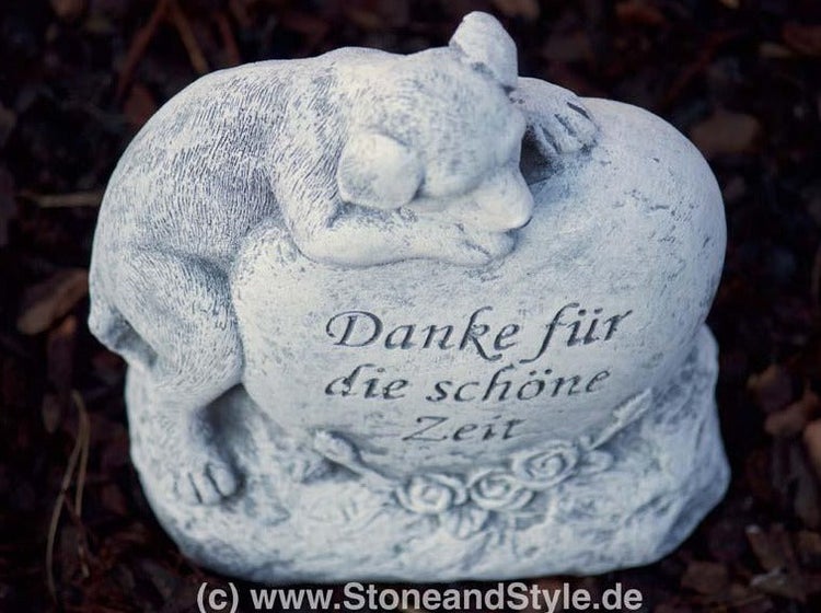 Steinfigur Grabschmuck Hund auf Herz mit Inschrift Danke fuer die schoene Zeit fuer den Garten