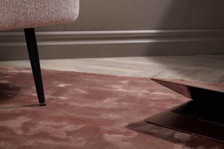 Indra Teppich 350x250 cm Viskose pink. 251 X 352 X 1 cm