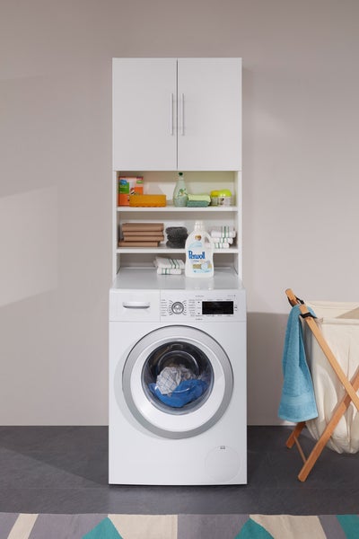 Modernes Badezimmer mit Dusche, Badewanne und Zimmerpflanze für eine helle und organisierte Atmosphäre