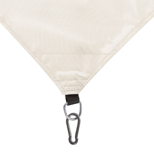 Gartenlounge-Set mit grauem Polster und Holzelementen auf einer Terrasse neben einem Pool