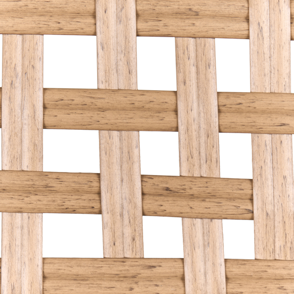 Wohnzimmer mit Sessel, Kommode und Deko-Elementen, Wandtattoo mit Dschungelmotiv