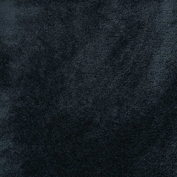 Dunkler Teppichboden mit dichter, kurzfloriger Textur.